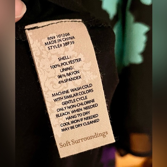 Soft Surroundings Black and Abstract Design 3/4 Sleeve Whimsigoth Size PM Retro - Picture 14 of 15